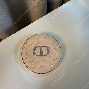 [새상품] 디올 포에버 누드 래디언트 필터 00 루미네센트