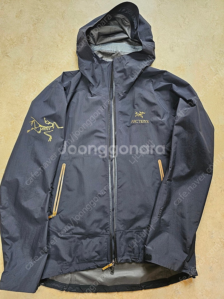 아크테릭스 x 빔즈 제타 SL 자켓 라지 사이즈 판매합니다--1