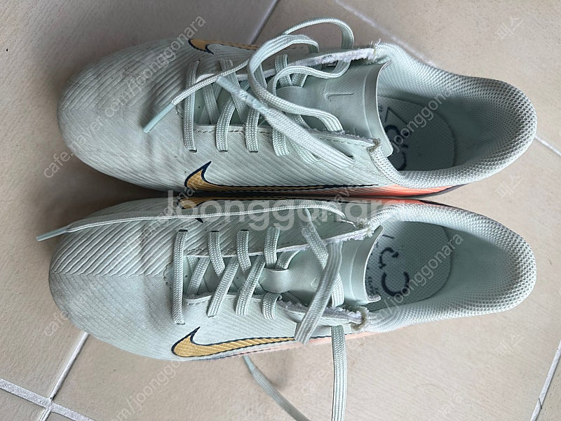 나이키 키즈 축구화 225 택포--0