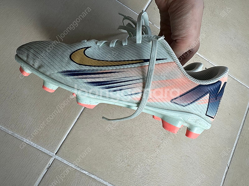 나이키 키즈 축구화 225 택포--1