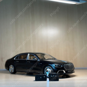 얼모스트리얼 벤츠 마이바흐 1:18