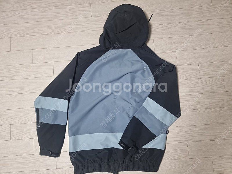 [가격인하]롬프스노보드복 상의팝니다--1