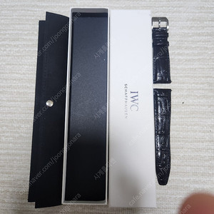 IWC산토니 블랙 스트랩+정품 핀버클(새거)팝니다.