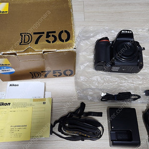 니콘 d750,85.8g,35.2d,24-70n 판매합니다.