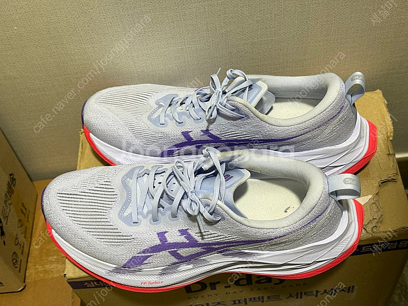 아식스 슈퍼블라스트2 285사이즈--0