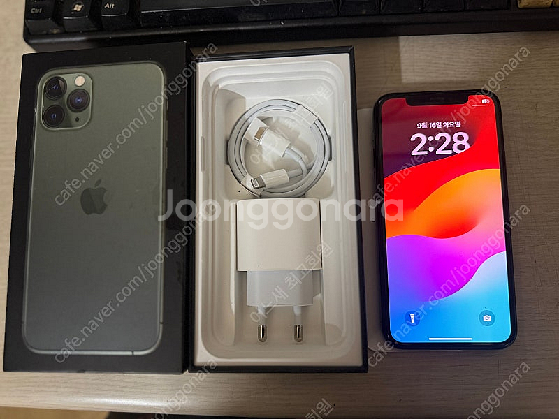 아이폰11프로 256G 미드나잇그린 박스풀셋 판매합니다 *노혼대용량 배터리 교체품--5