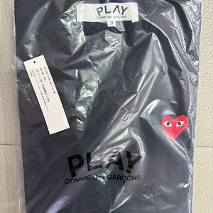 [새제품] 꼼데가르송 플레이 하트로고 반팔티셔츠 M