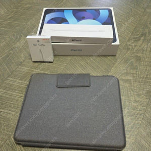 아이패드 에어4 64GB 풀박스 판매합니다(펜슬, 키보드케이스 포함)