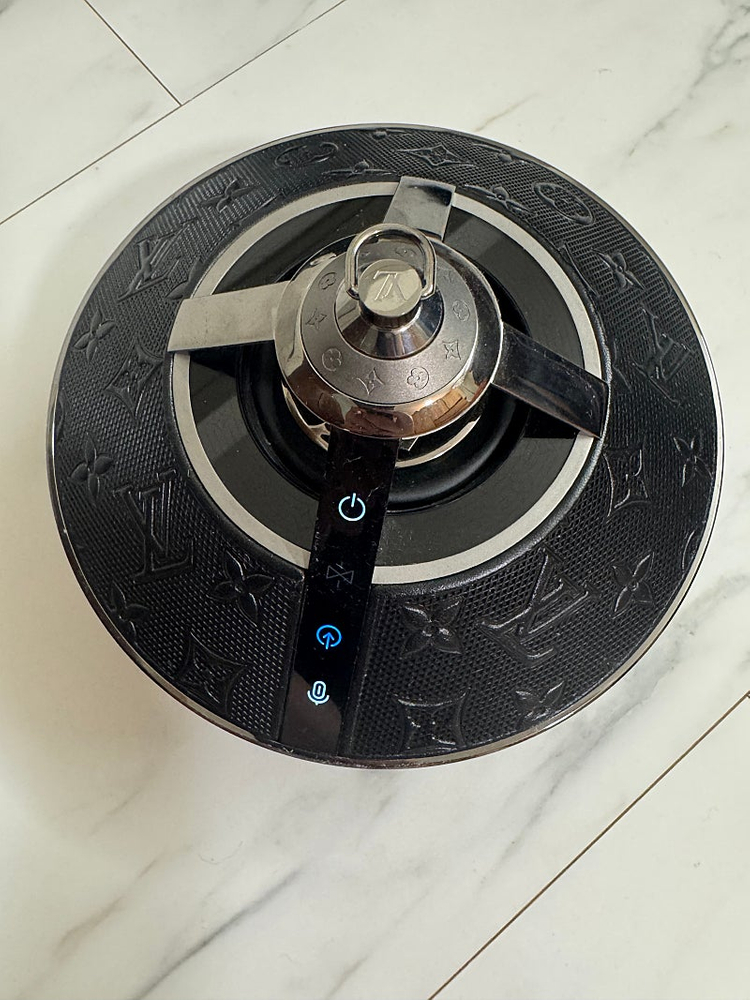 루이비통 호라이즌 라이트 업 스피커 블랙 판매합니다 이미지