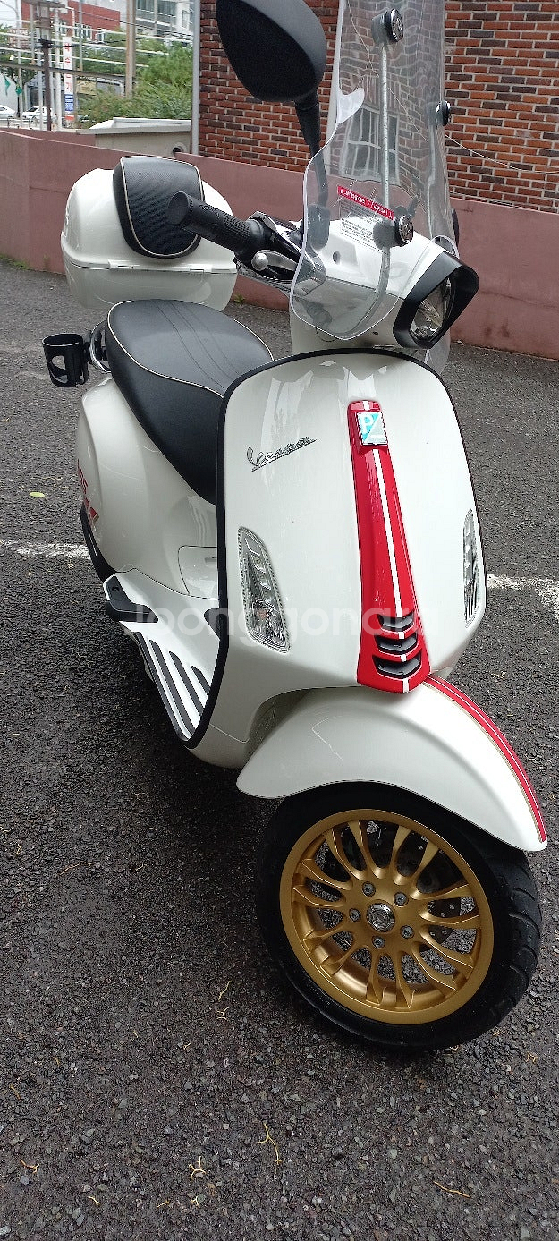 [부산] 베스파 21년식 스프린트 레이싱 식스티 한정판--1