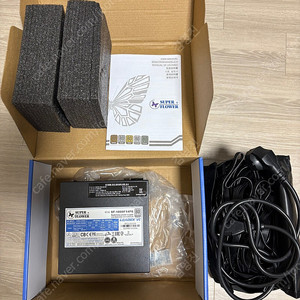슈퍼 플라워 1000W 플래티넘 파워 판매 합니다.