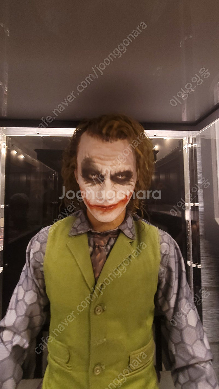 퀸스튜디오( 배트맨,조커) 팝니다--7