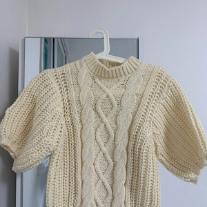 케이블 니트 반팔 스웨터