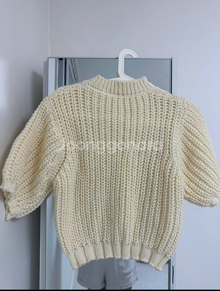 케이블 니트 반팔 스웨터--1