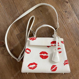 플레이노모어 태연 가방 이미지