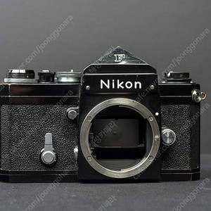 니콘 Nikon F 블랙페인트 삼각뿔 필름카메라 바디