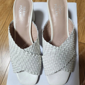 (1회착용)화이트 샌들 250