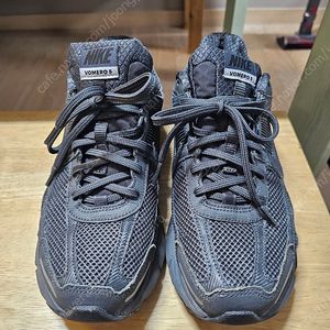 나이키 줌 보메로 5 270