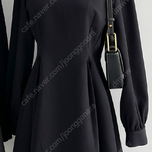 육육걸즈 검은색 원피스 (운포 1.3)