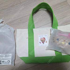 [새상품] 올리브영 산리오 토트백 + 키링 키티