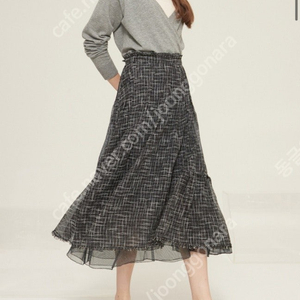마인 신현빈 레이어드니트sjsj 울 에이라인스커트