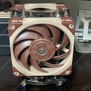 녹투아 noctua U12A 공랭 쿨러입니다