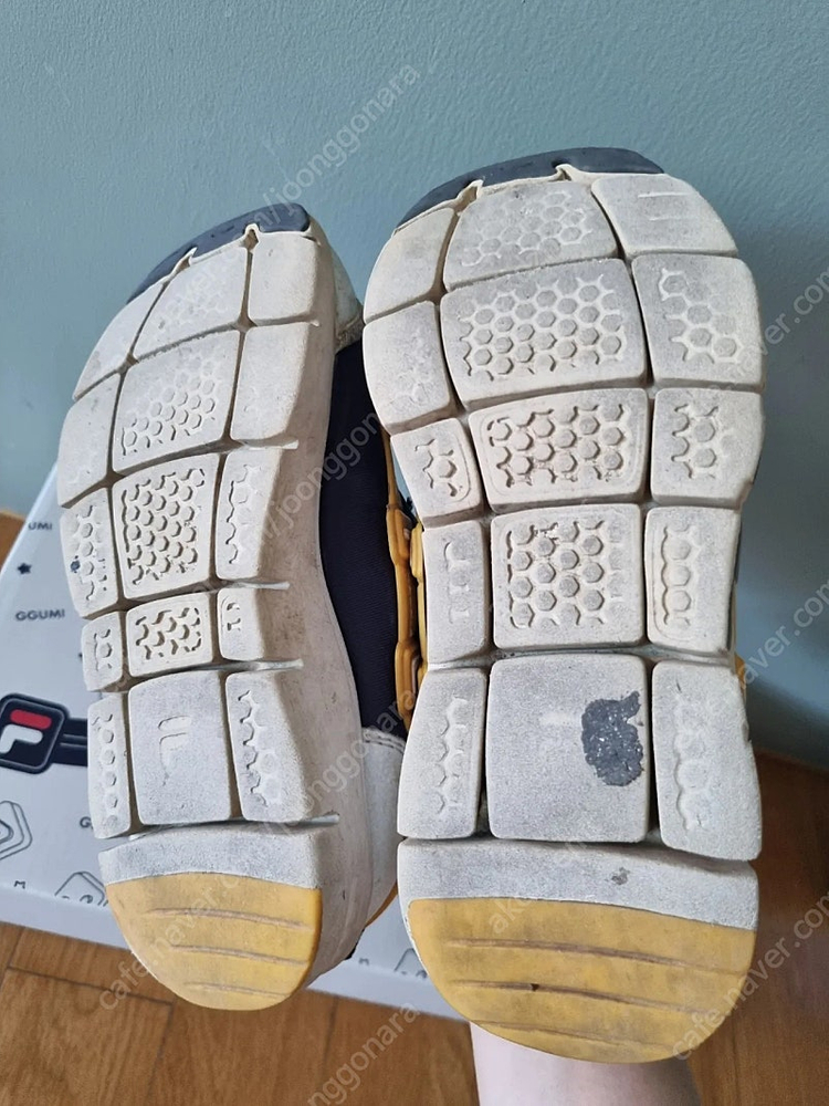 (택포)휠라 FILA 꾸미 200사이즈 운동화 판매합니다 이미지