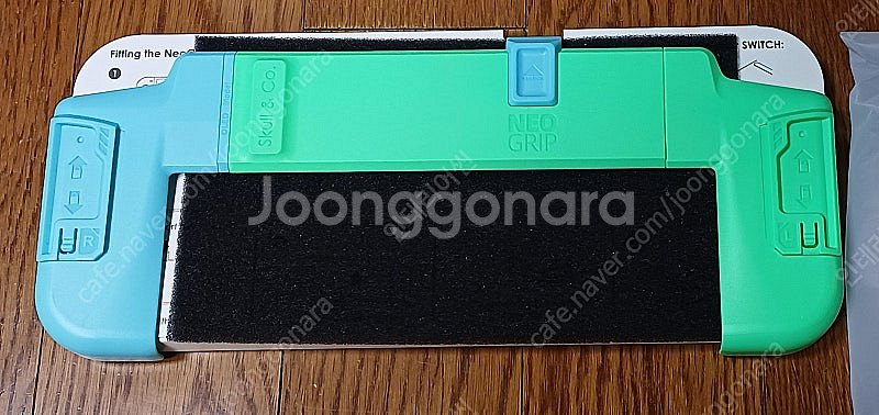 스컬앤코 스위치 OLED 동물의숲 그립케이스 팝니다.--2