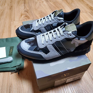 발렌티노 카모플라주 락러너 남성 스니커즈 42(새상품)