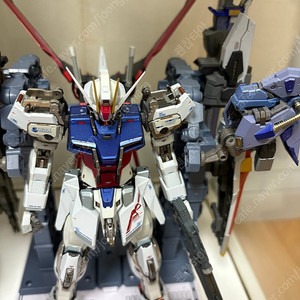 메탈킹덤 에일 스트라이크+런쳐 팩+소드 팩