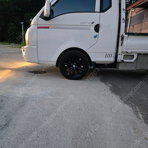 포터2 최상급! BMW F10 520D 순정정품 블래유광 17인치+타이어까지 2짝 팝니다~
