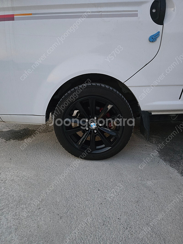 포터2 최상급! BMW F10 520D 순정정품 블래유광 17인치+타이어까지 2짝 팝니다~--1