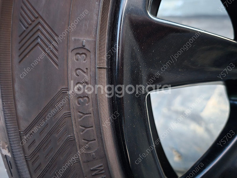 포터2 최상급! BMW F10 520D 순정정품 블래유광 17인치+타이어까지 2짝 팝니다~--5