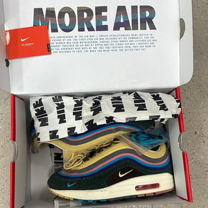 컨디션최상 나이키 션우더스푼 (260mm)