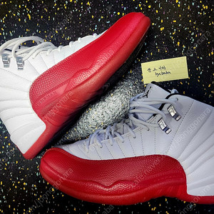 나이키 조던12 체리, 소아보 조던 시카고 지갑, 무라카미 카이카이키키 뱃지, BAPE x Sesame Street 키링, 아디다스 CLUB 클럽 트랙탑 자켓