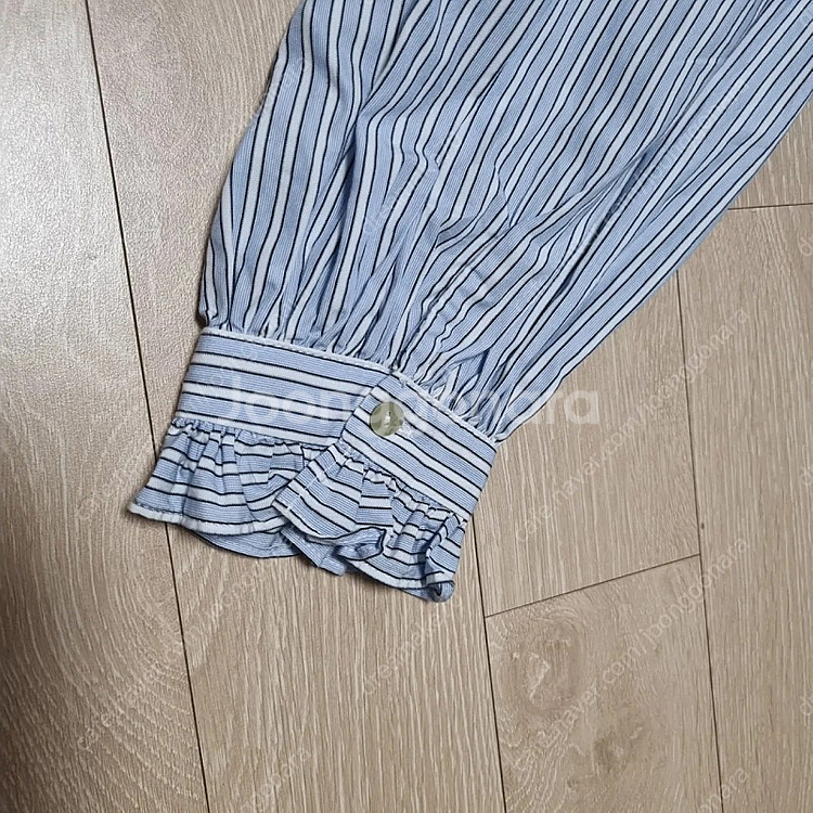 깔끔하고 고급스런 자라 zara 블루톤 스트라이프 셔츠 블라우스 55ㅡ66사이즈--3