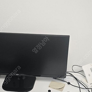 LG 29UM57. 29인치 와이드 모니터입니다.