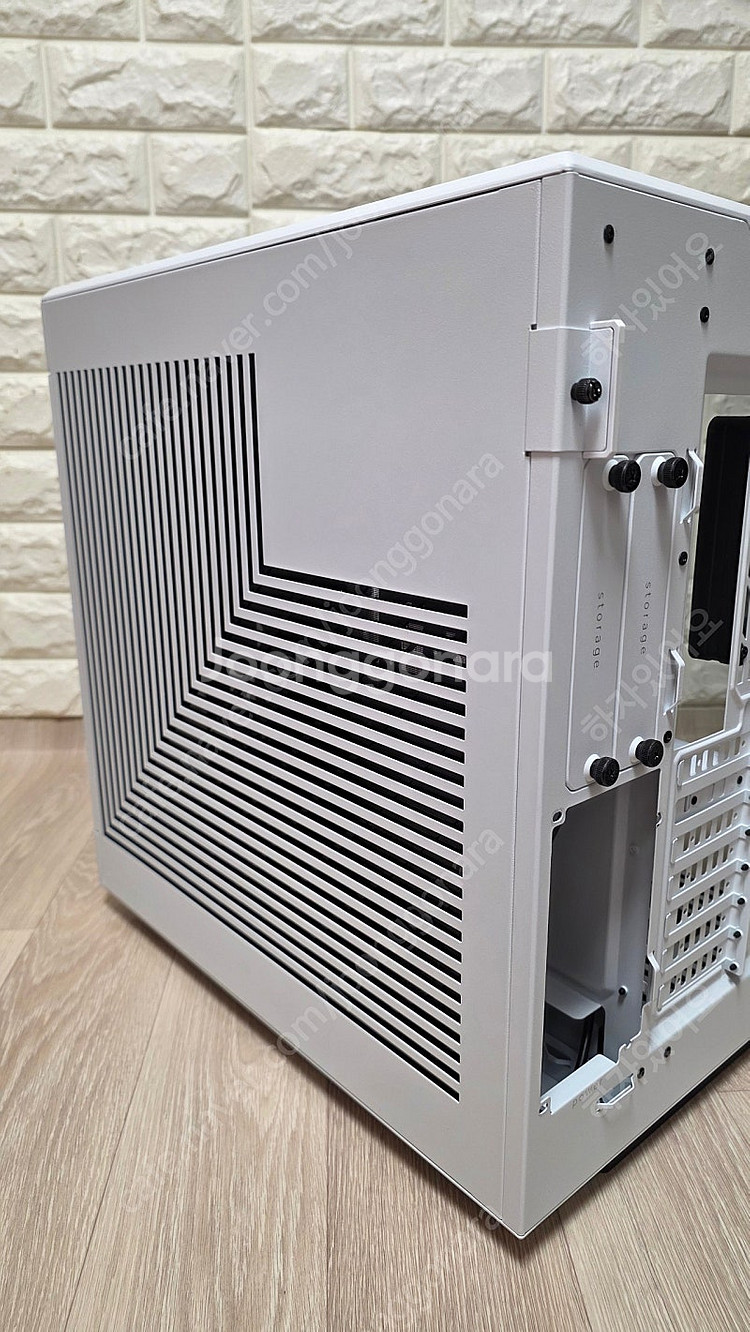 HYTE Y60 스노우 화이트--2