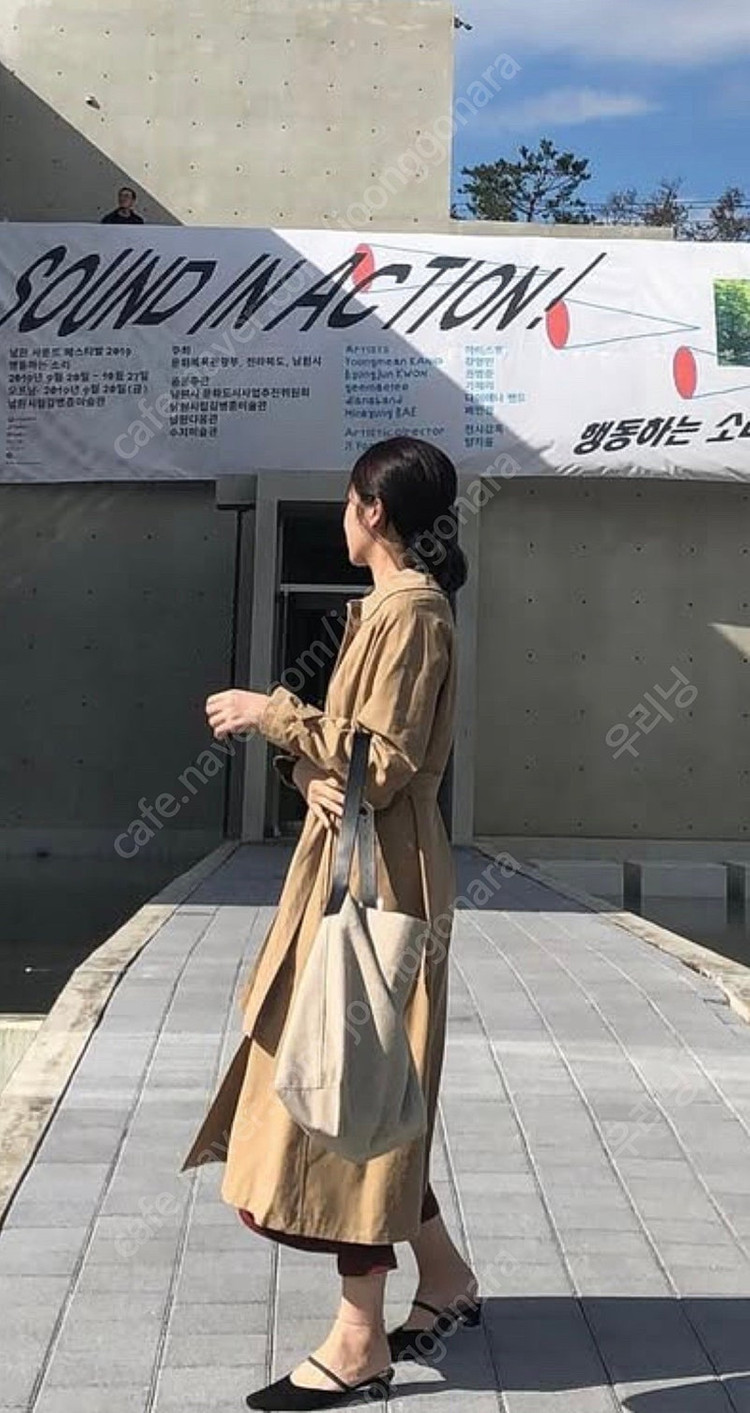 플랫베이스 트렌치코트 브라운 이미지