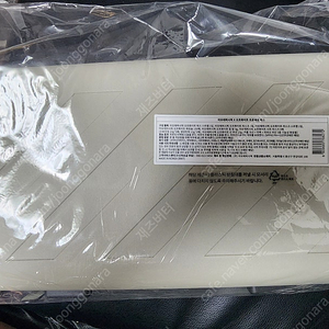 오프화이트x아모레퍼시픽 프로텍션 박스팝니다.