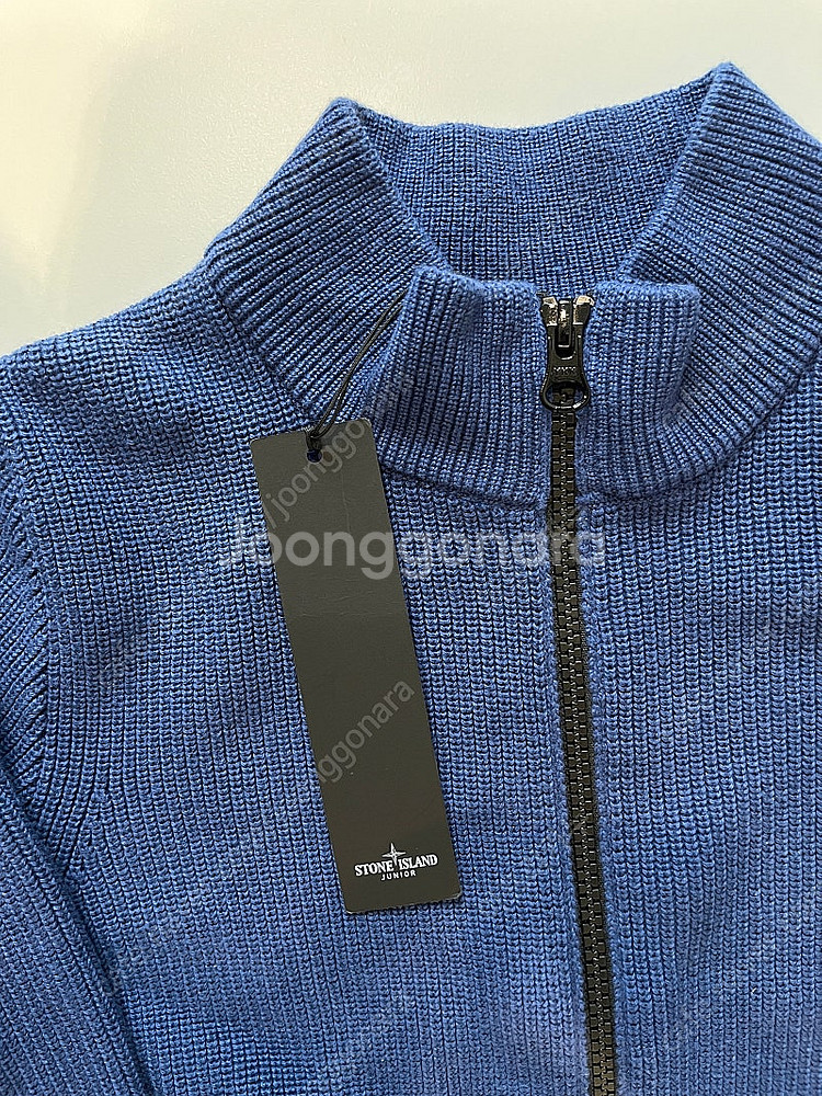 [판매중] 스톤아일랜드 주니어 니트집업 8세 블루 (새상품 택포함)--1