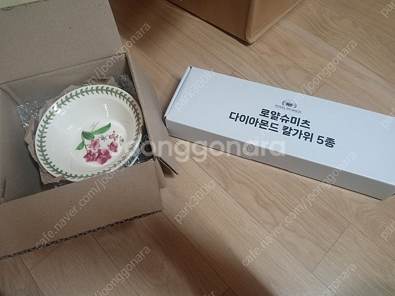 새 제품 칼 가위 5종과 포토메리온 오토밀 볼 2종 전부 택포함 29,000원 입니다.--1