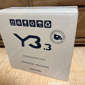 일리커피머신 Y3.3 화이트 미개봉