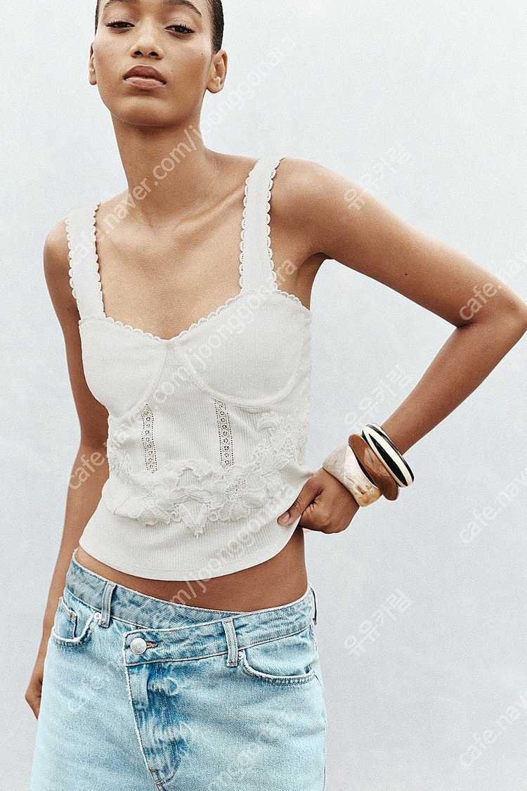 ZARA 자라 레이스 트리밍 탑, 레이스 트리밍 코르셋 스타일 탑, 자라 레이스 탑, 레이스 나시 이미지