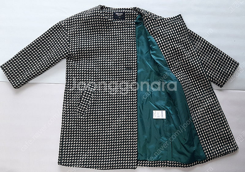 120사이즈 여아 코트 gs25 반값택배비 포함 13000원에 팔아요~--1