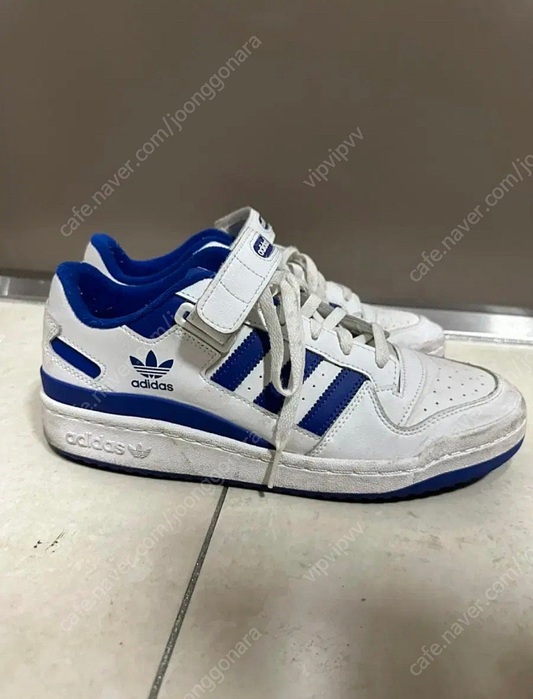 아디다스 포럼 로우 화이트 로얄블루 280사이즈 판매합니다--3