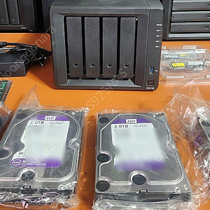 시놀로지DS918+ 램4G + WD 8TB + M.2
