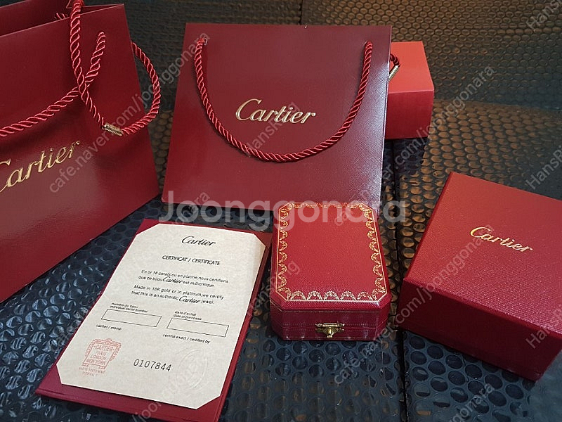 까르띠에케이스 판매합니다--7