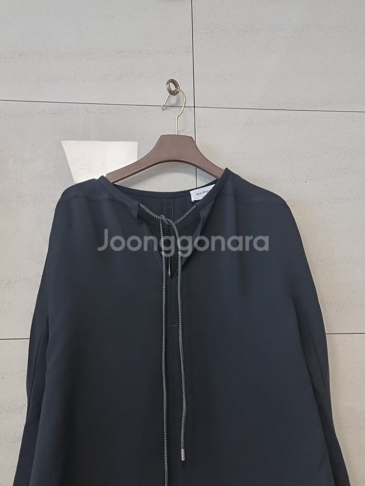 페라가모 네타이넥 블라우스 정품 (비스코스 100%)--3