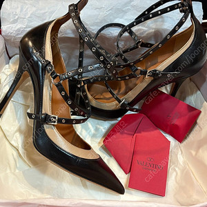 240 ] 발렌티노 페이던트 힐